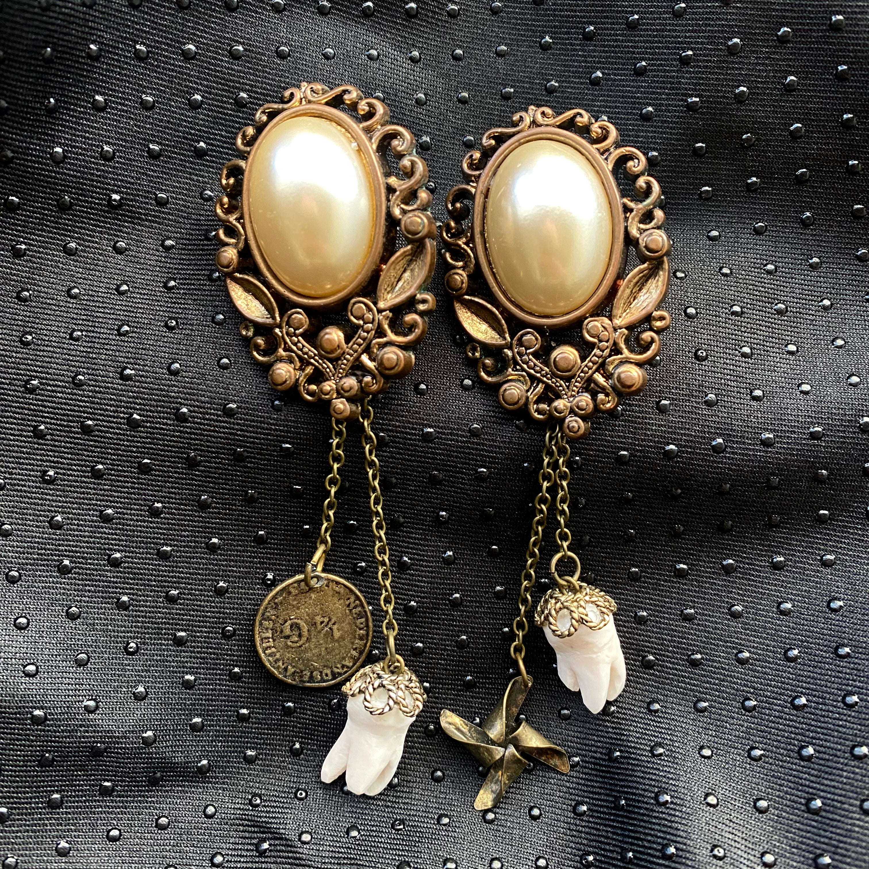 Antique style earrings deals
